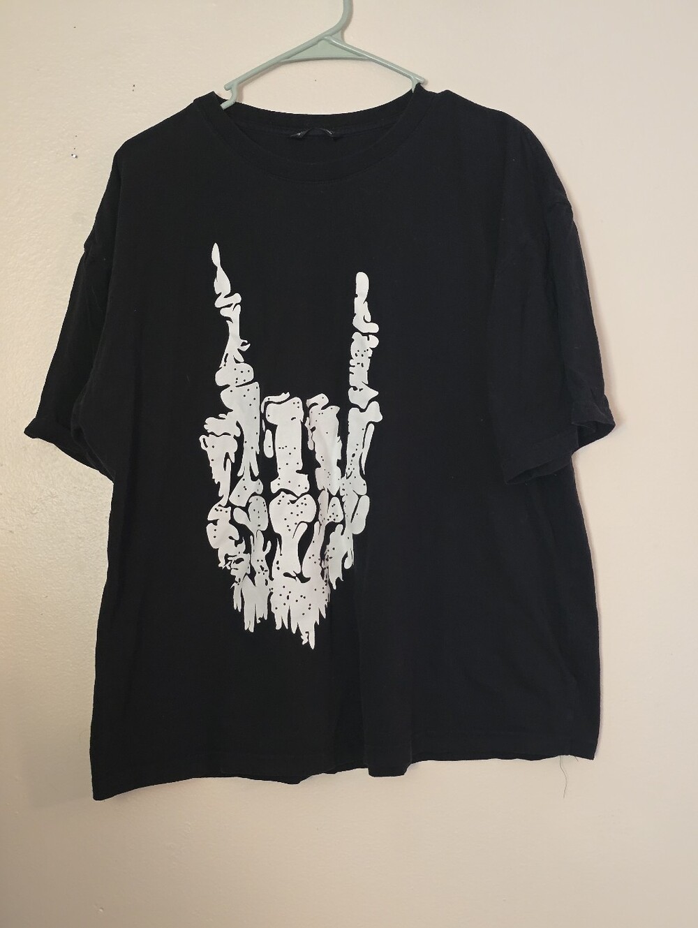 SHEIN Black Short-Sleeve Crop Tee with White Skeleton Hand Graphic